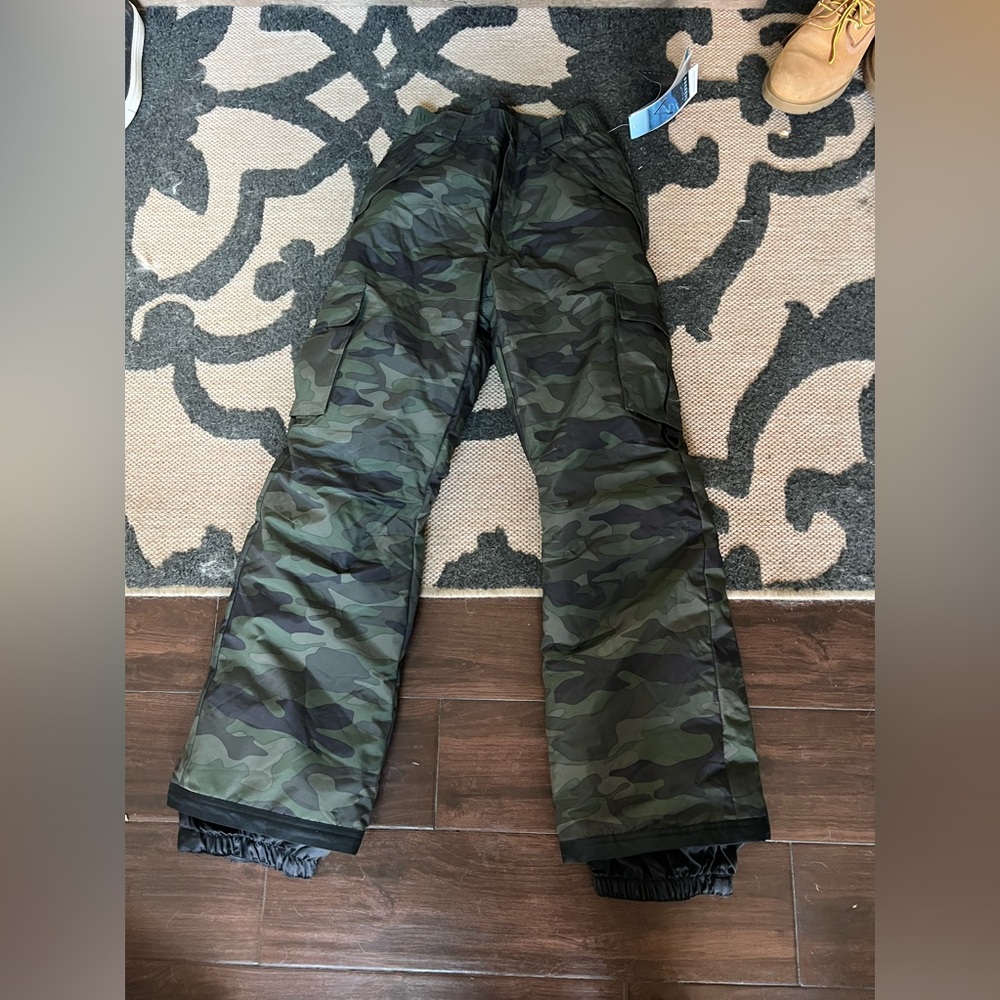 Boys snow pants brand new